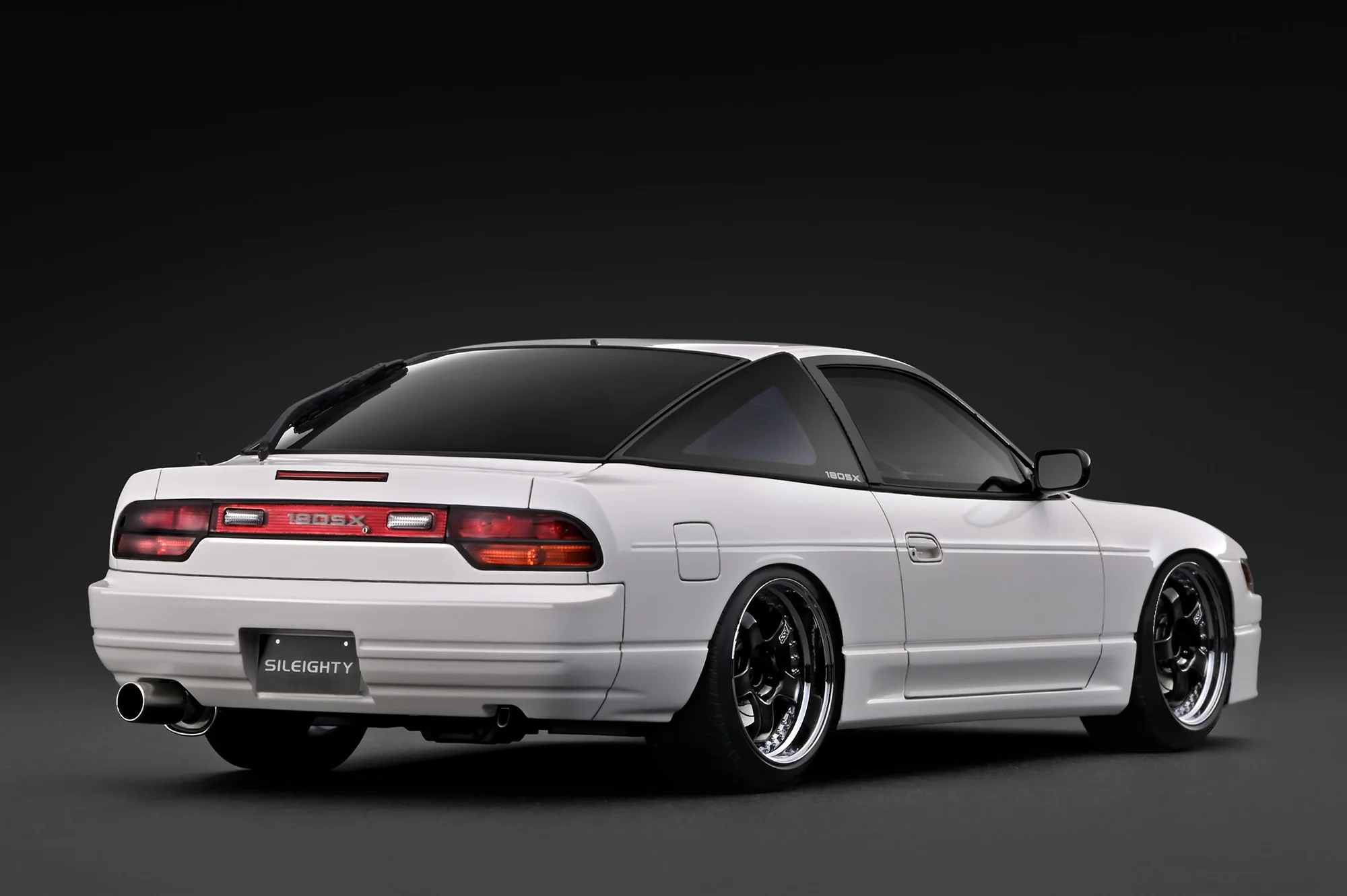 Nissan Sileighty white metallic 1:18 Ignition Model