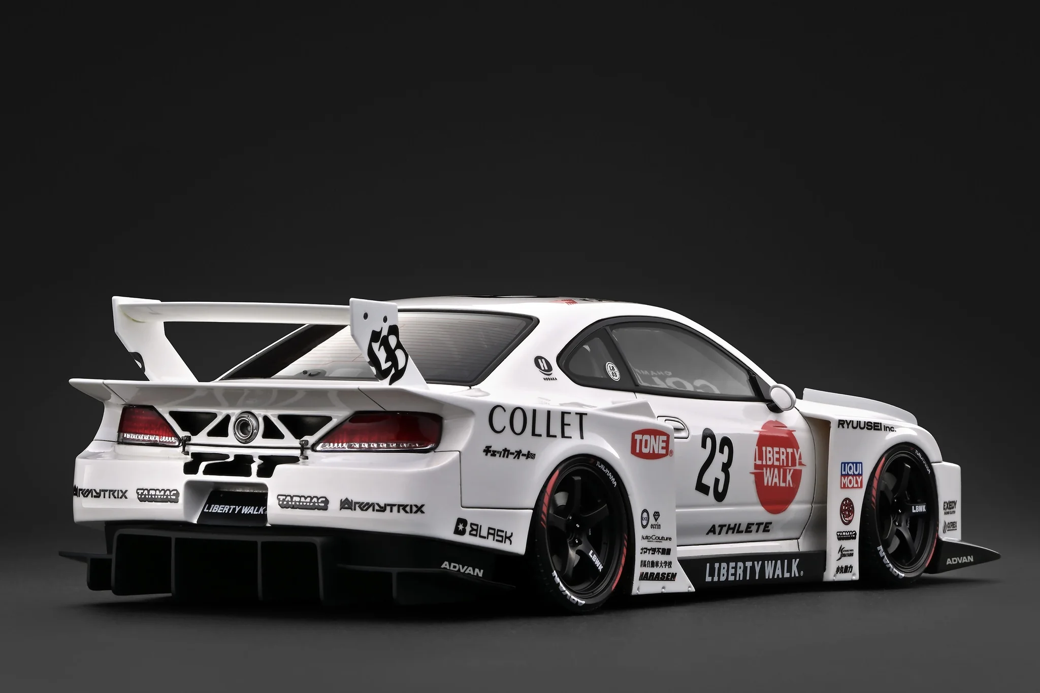 LB-Super Silhouette S15 Silvia white 1:18 Ignition Model