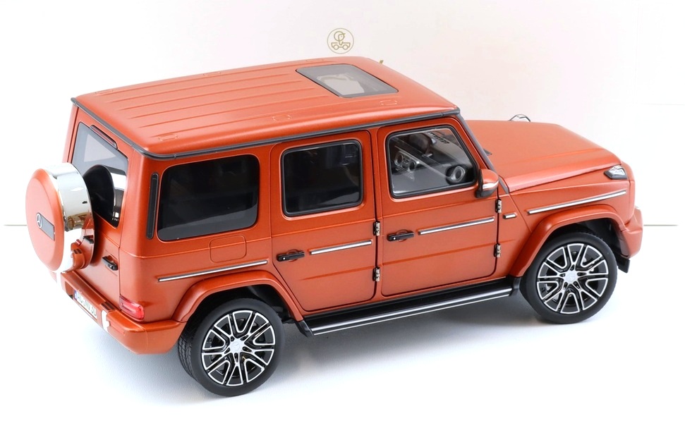 Mercedes-Benz G 2024 copper orange matt 1:18 Norev