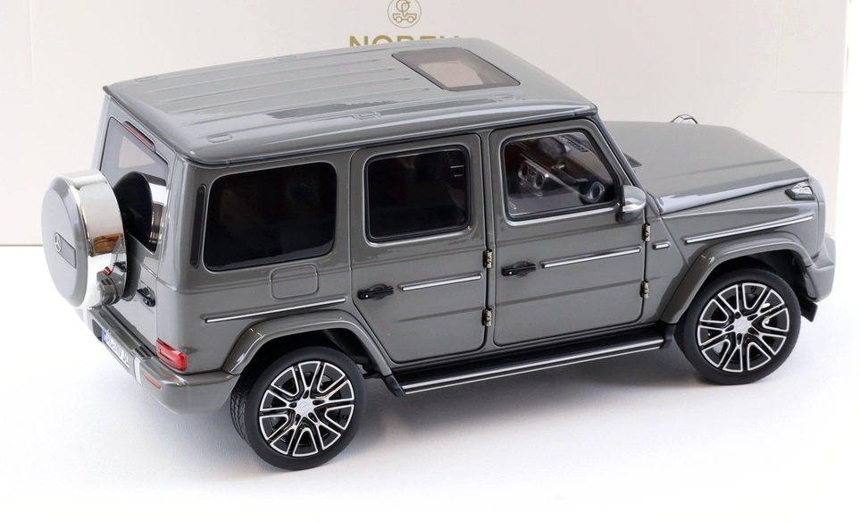 Mercedes-Benz G 2024 classic grey 1:18 Norev