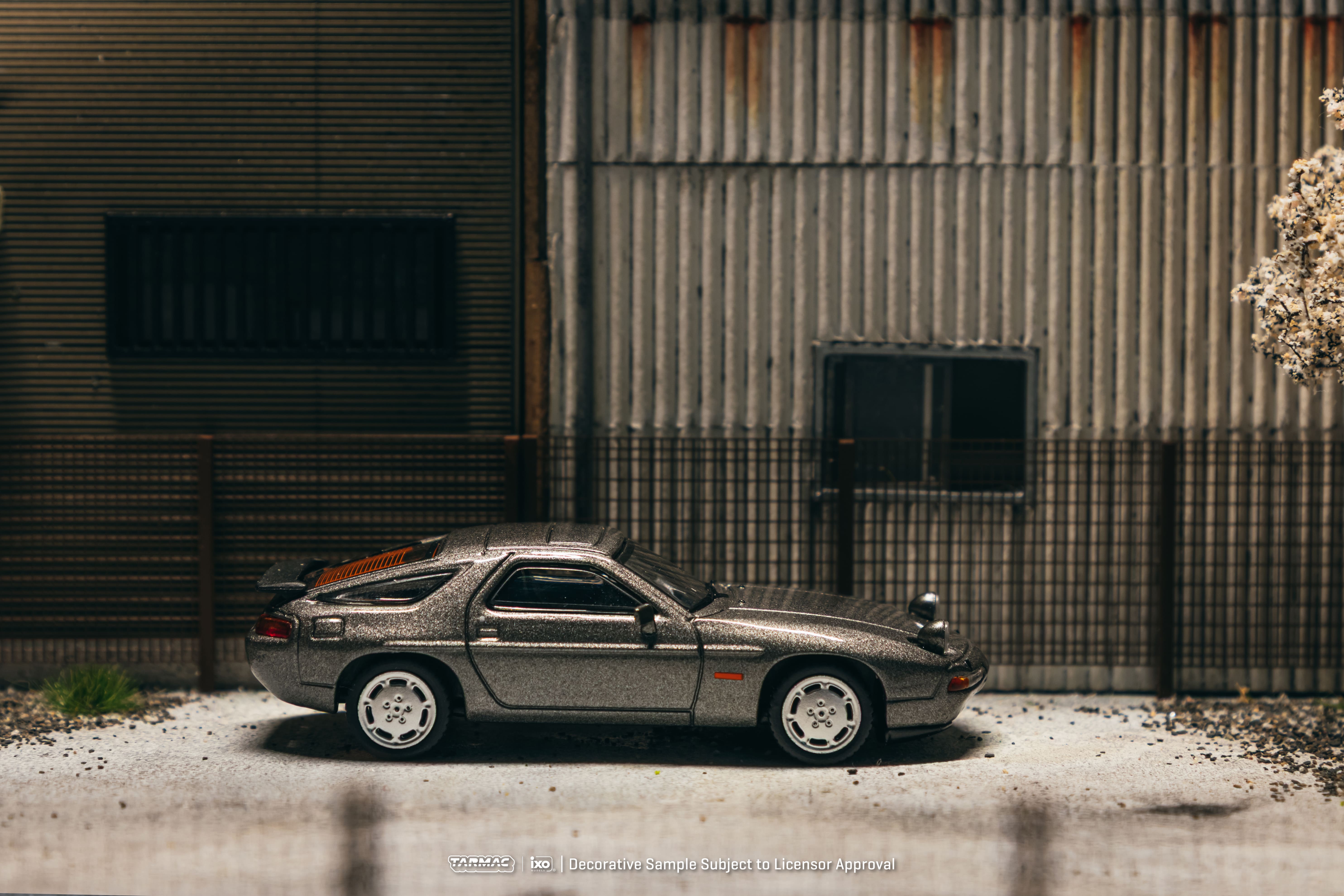 Porsche 928 S4 1992 grey metallic 1:64 Tarmac