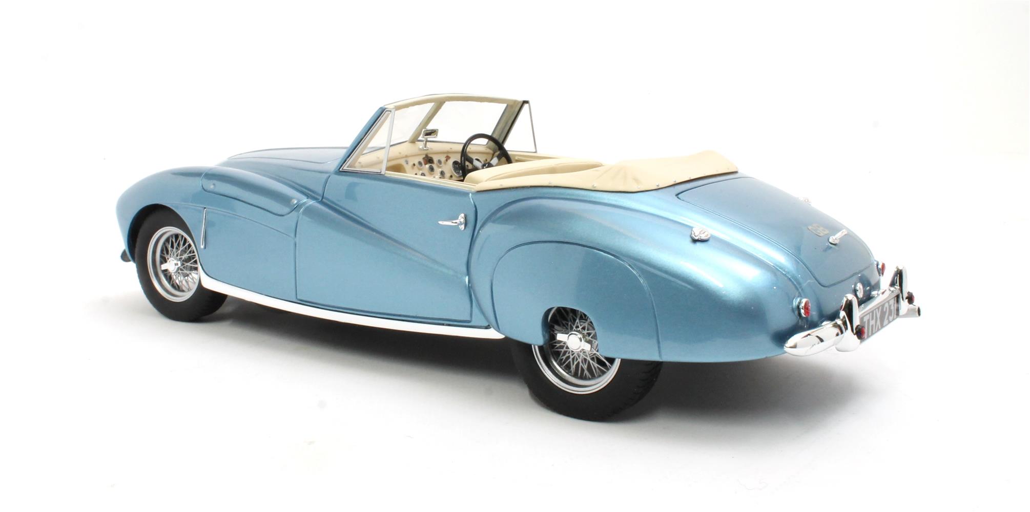 Aston Martin 2L Sports Spider Cabriolet Open 1949 light blue metallic 1:18 Cult Scale Models