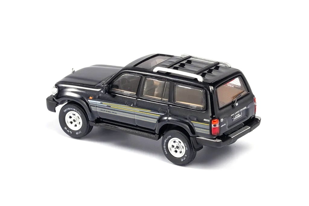 Toyota Land Cruiser LC80 pearl black general 1:64 KengFai