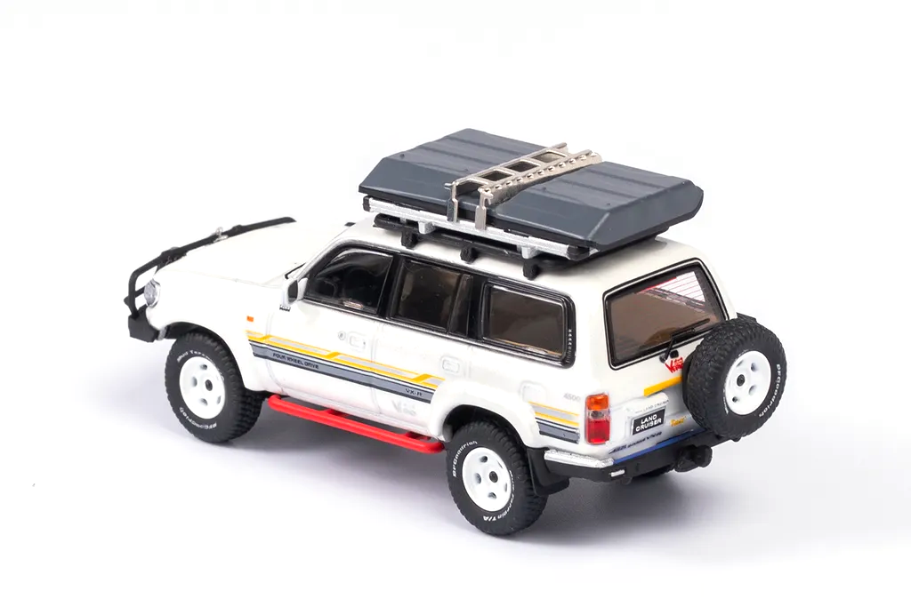 Toyota Land Cruiser LC80 pearl white refitted 1:64 KengFai