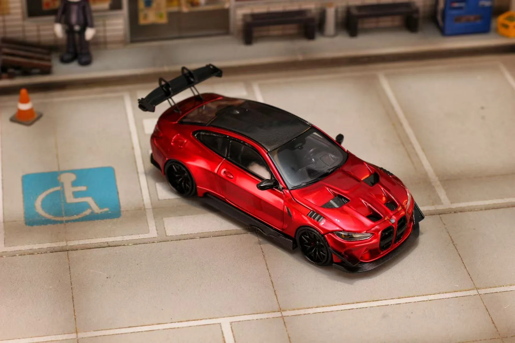 BMW M4 G82 transparent red 1:64 Street Weapon