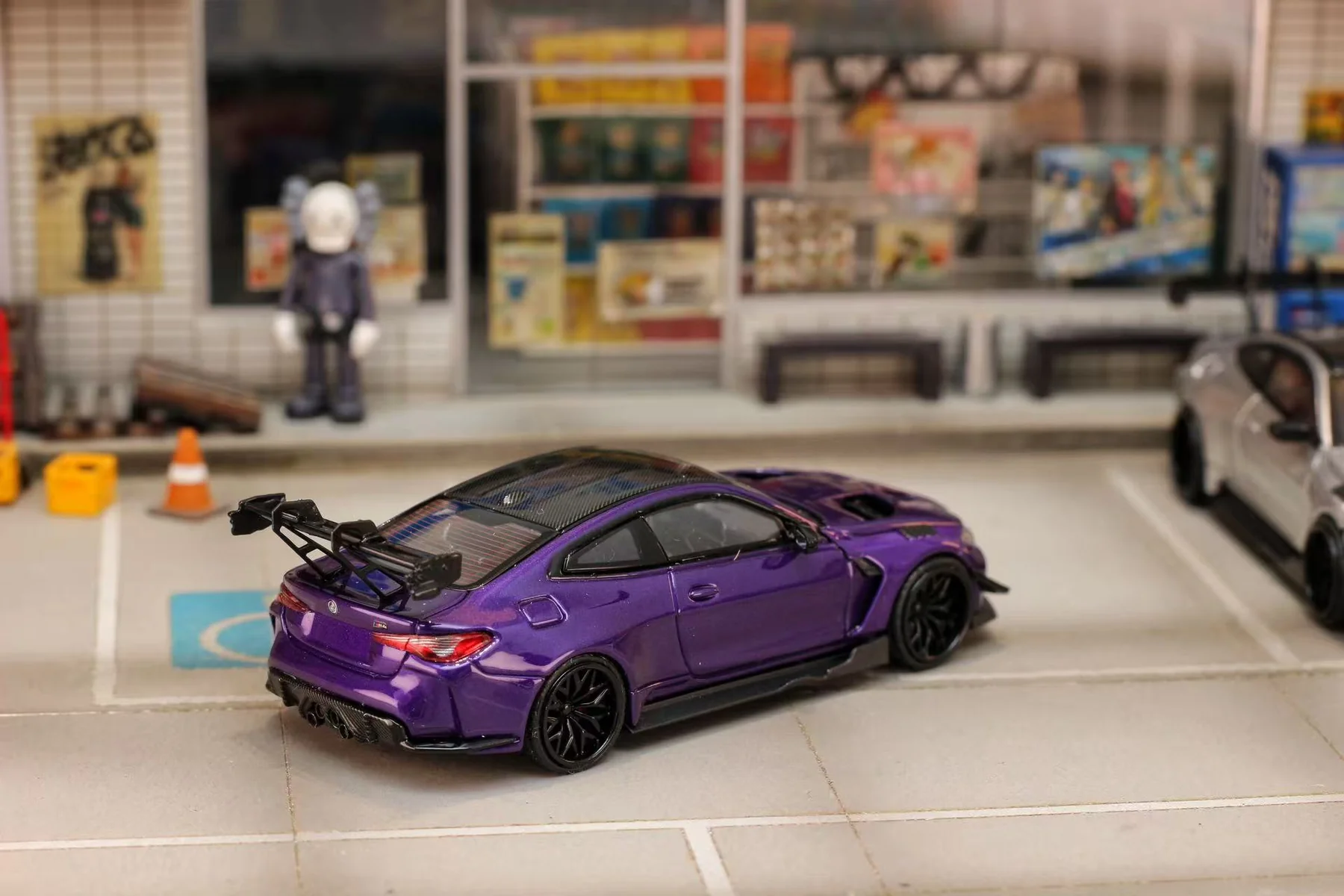 BMW M4 G82 purple 1:64 Street Weapon