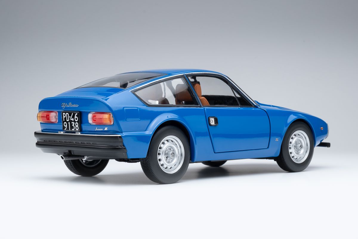 Alfa Romeo Junior Zagato 1969 blu medio 1:18 Norev