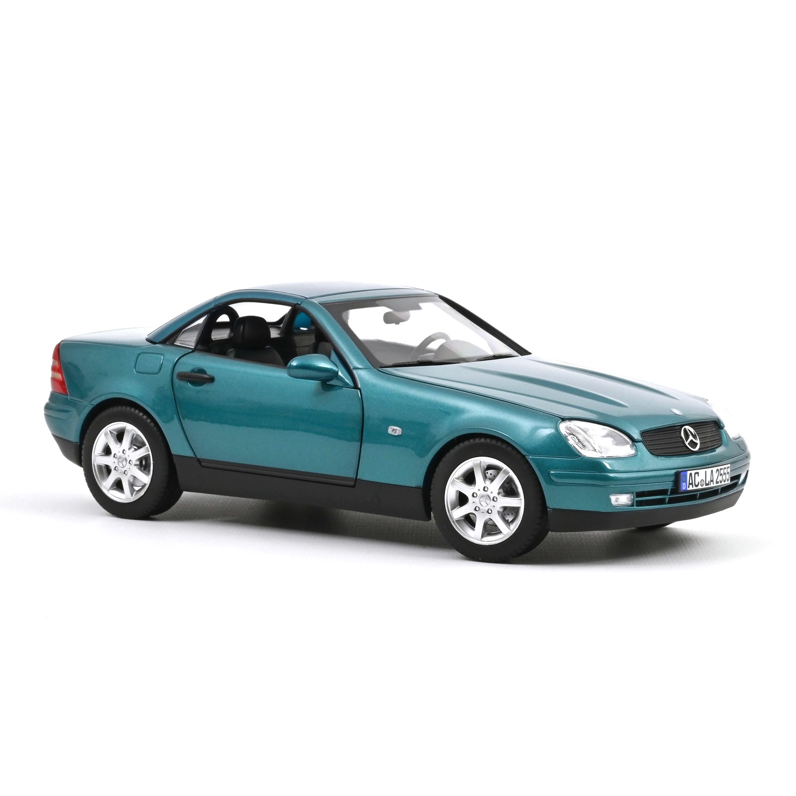 Mercedes-Benz SLK 1996 green 1:18 Norev