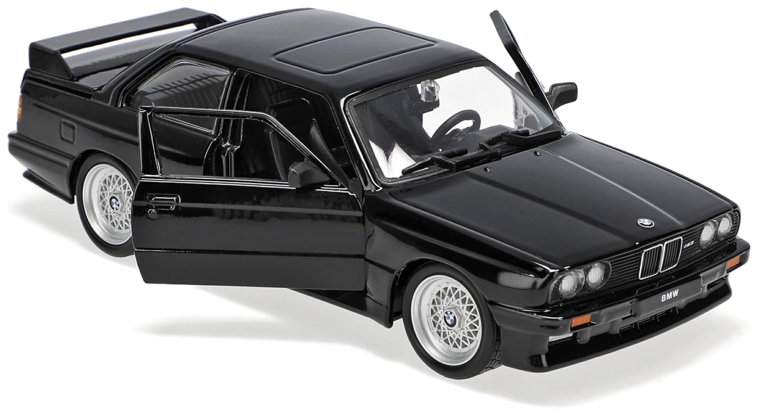 BMW M3 (E30) 1988 black 1:24 Bburago
