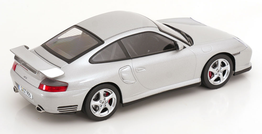Porsche 911 996 GT2 2001 silver 1:18 KK Scale