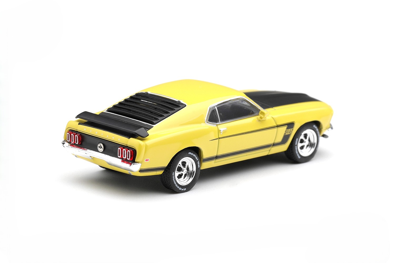 Ford Mustang Boss 302 1969 bright yellow 1:64 Mini GT