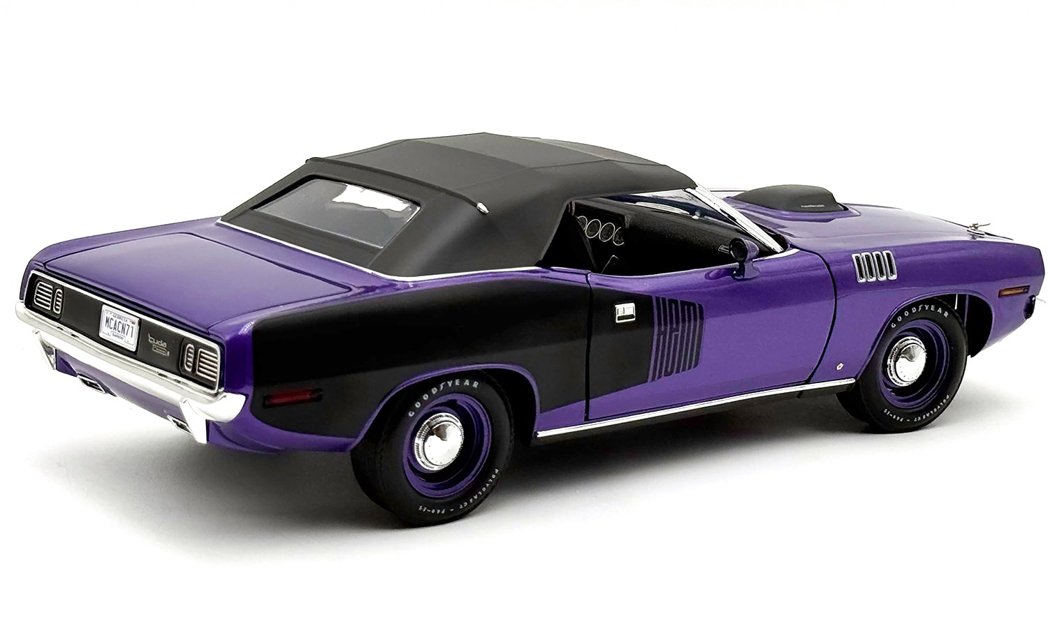 Plymouth Hemi Cuda Convertible 1971 plum crazy 1:18 Acme Diecast