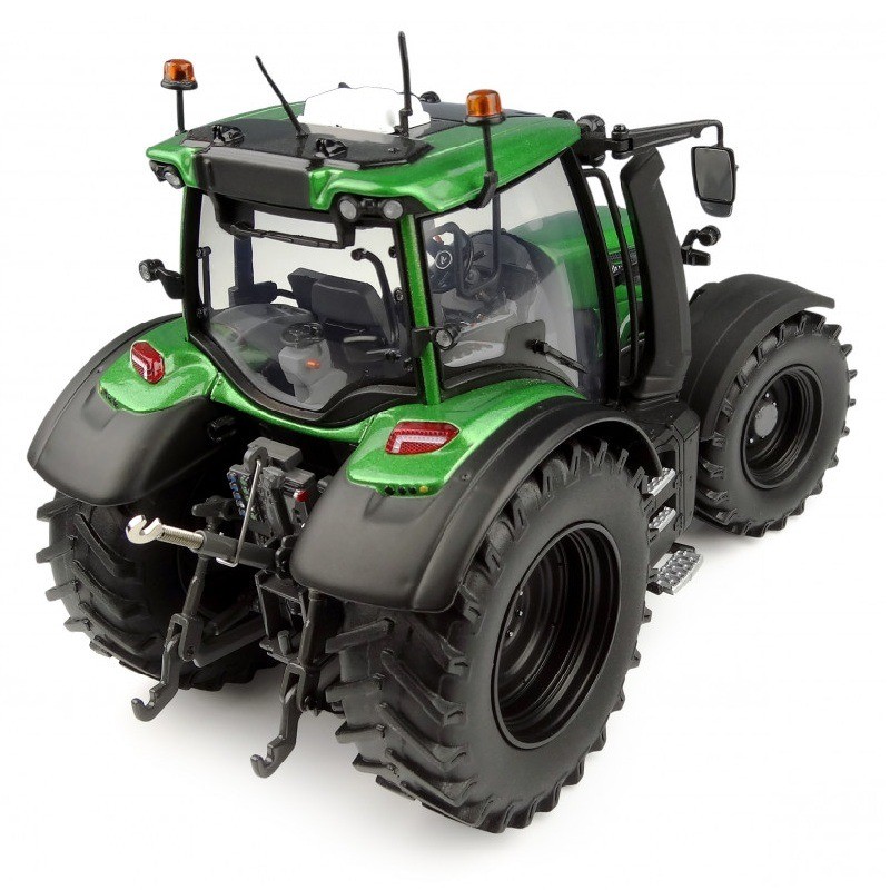 Valtra N175 Tractor 2022 green metallic/black 1:32 Universal Hobbies
