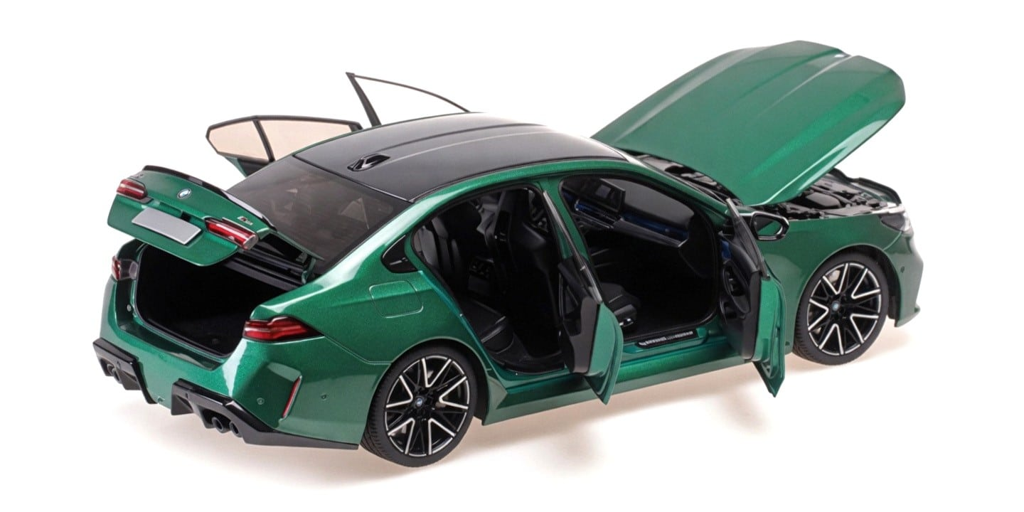BMW M5 2024 green metallic 1:18 Minichamps