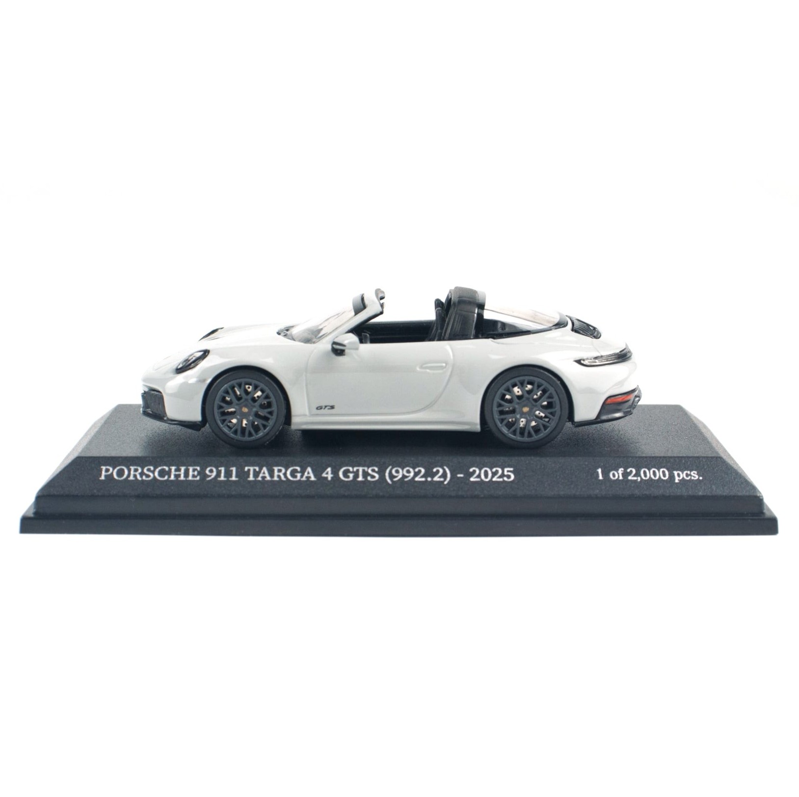 Porsche 911 (992.2) Targa 4 GTS 2025 chalk 1:64 Minichamps