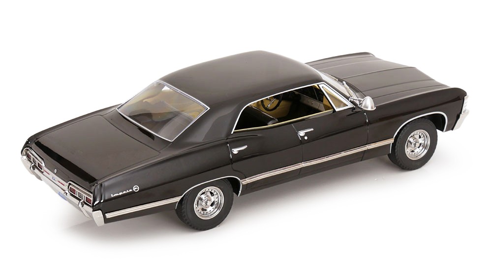 Chevrolet Impala 1967 black 1:18 MCG Modelcar Group