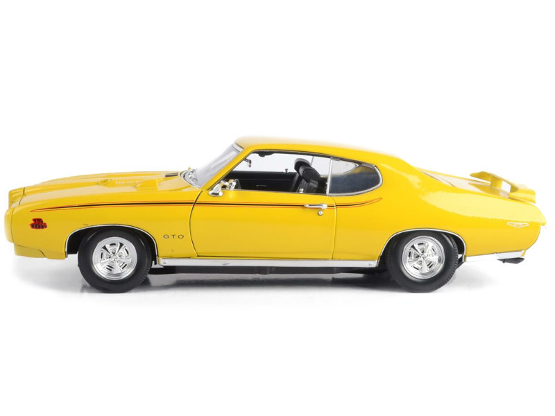 Pontiac GTO Judge Coupe 1969 yellow 1:18 Motor Max
