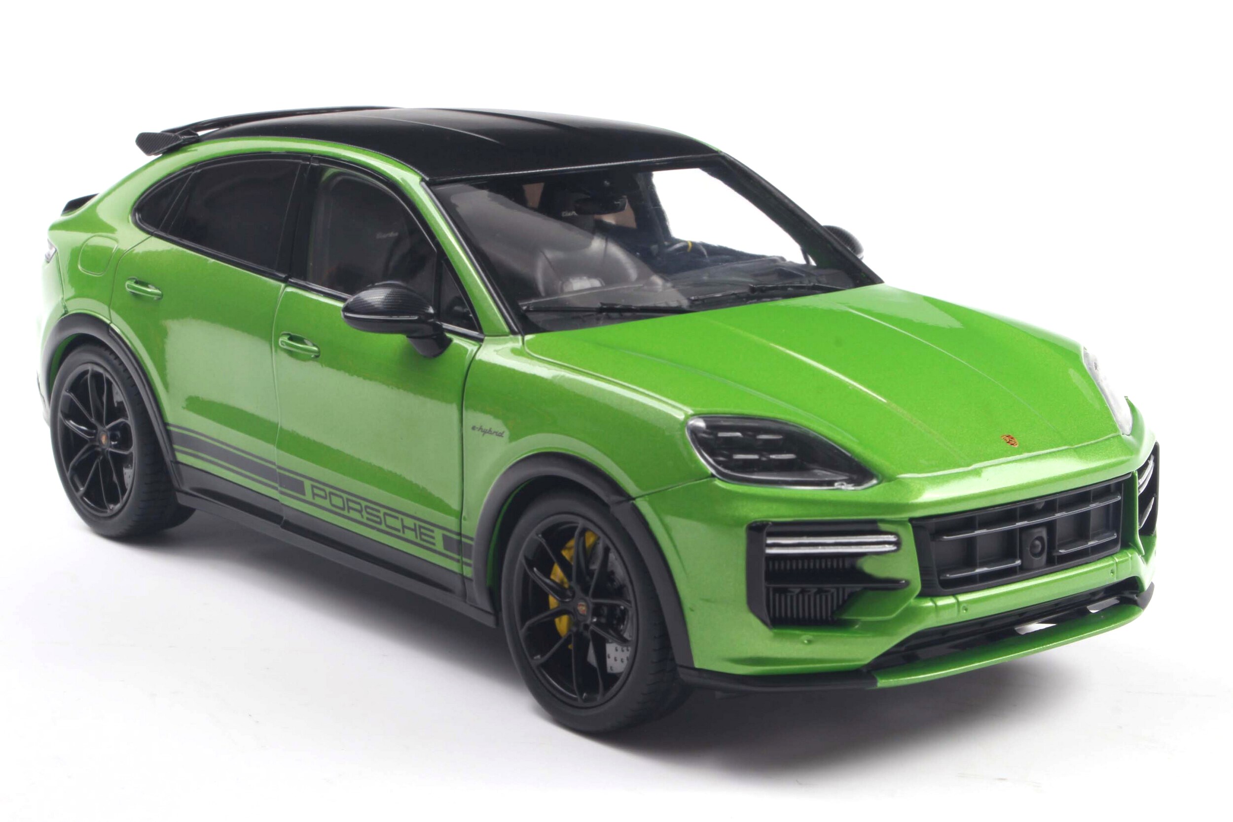 Porsche Cayenne Turbo GT Coupe 2024 green 1:18 Solido