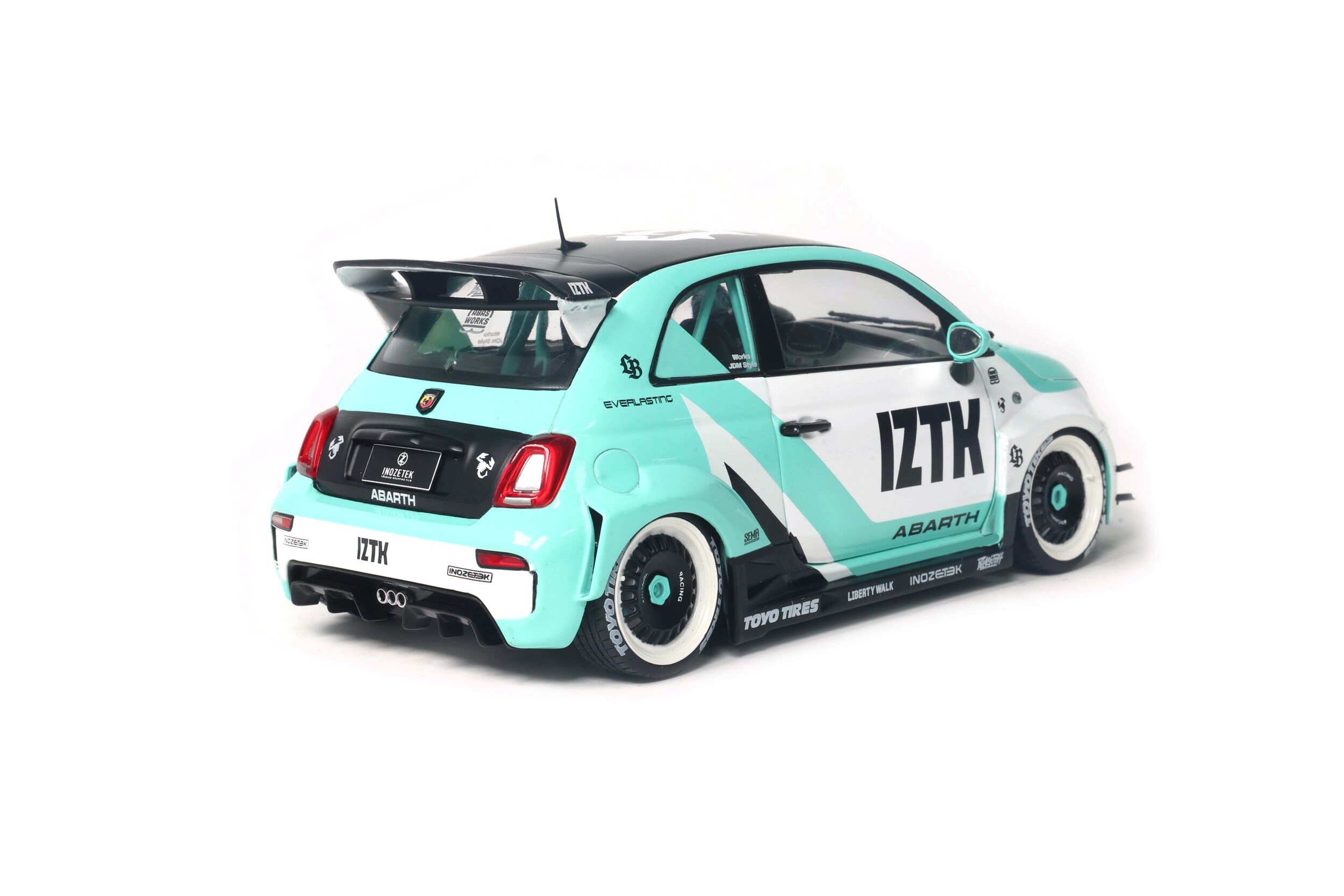 Fiat 595 Abarth Liberty Walk 1:18 Solido