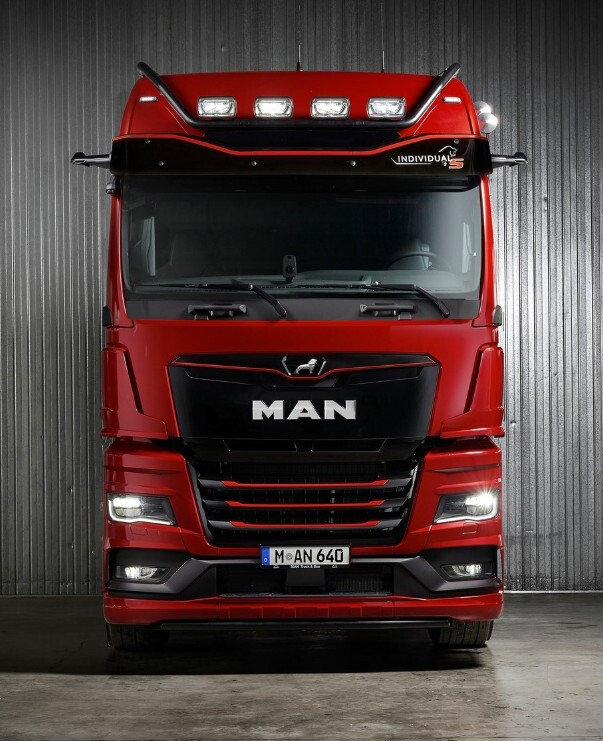 MAN TGX Individual Lion S 2025 red 1:24 Solido