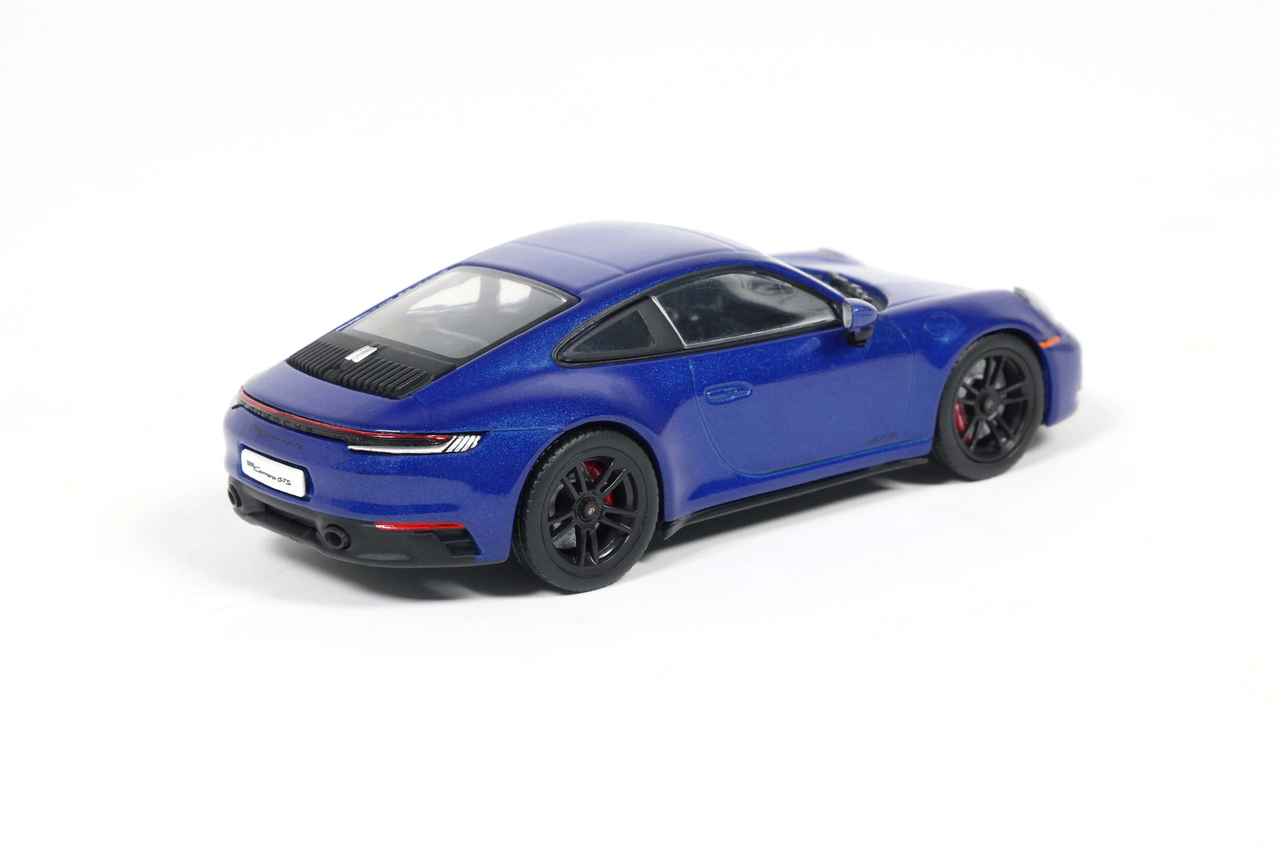 Porsche Carrera 4 GTS 992 blue 1:43 Solido