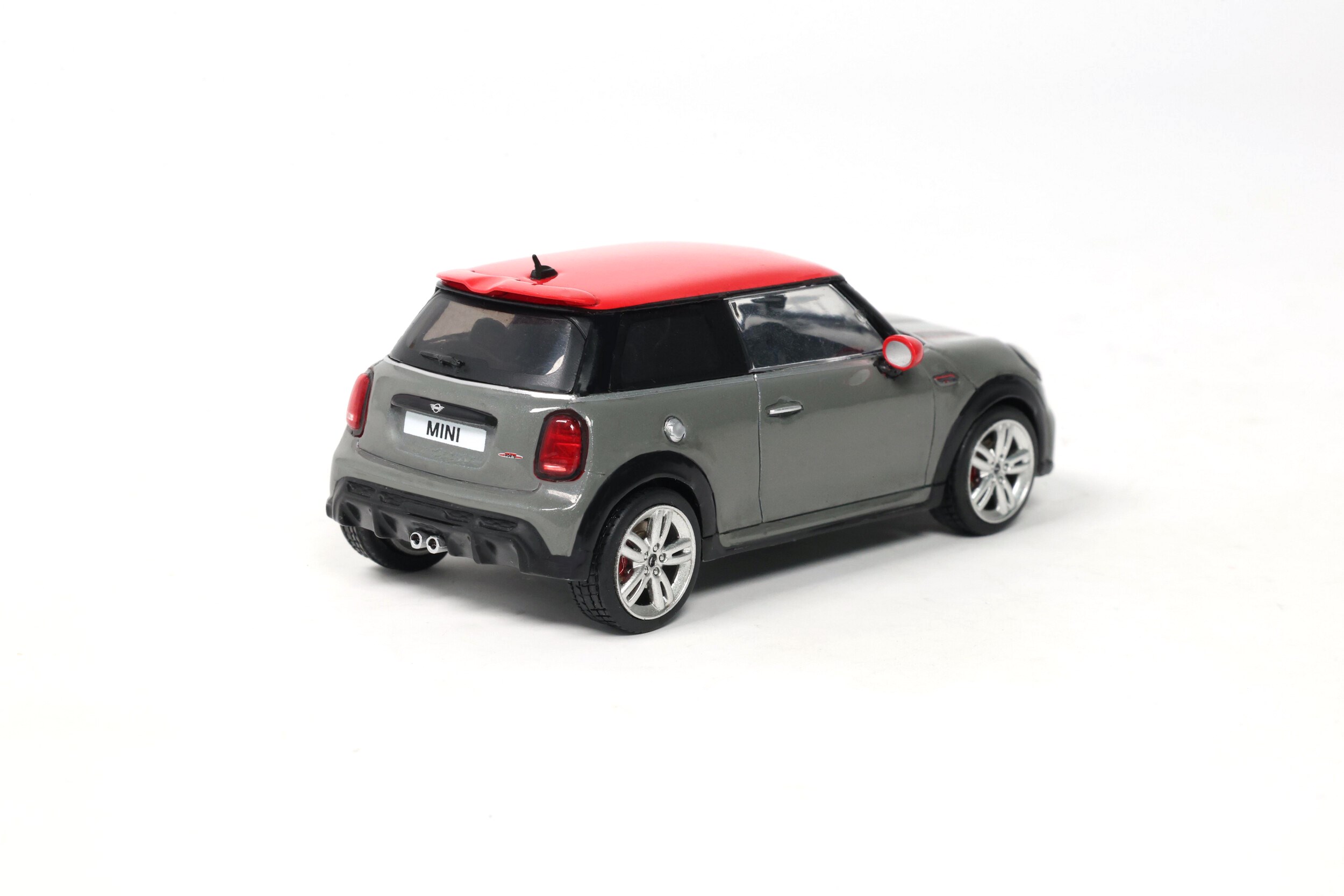 Mini Cooper John Cooper Works 2023 Moonwalk grey 1:43 Solido