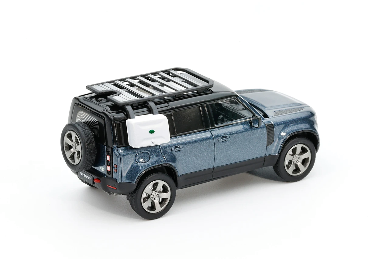 Land Rover Defender 110 2020 With Roof Pack blue/black 1:64 GCD