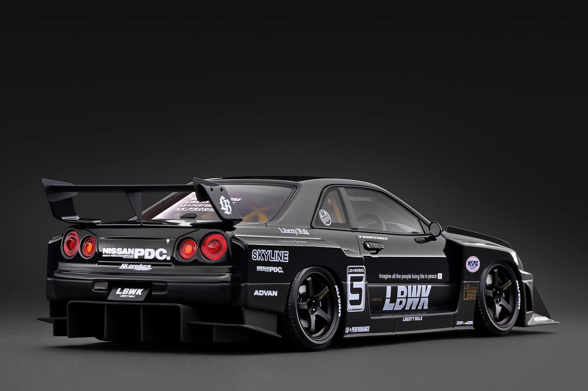 LB-Super Silhouette Skyline black 1:18 Ignition Model