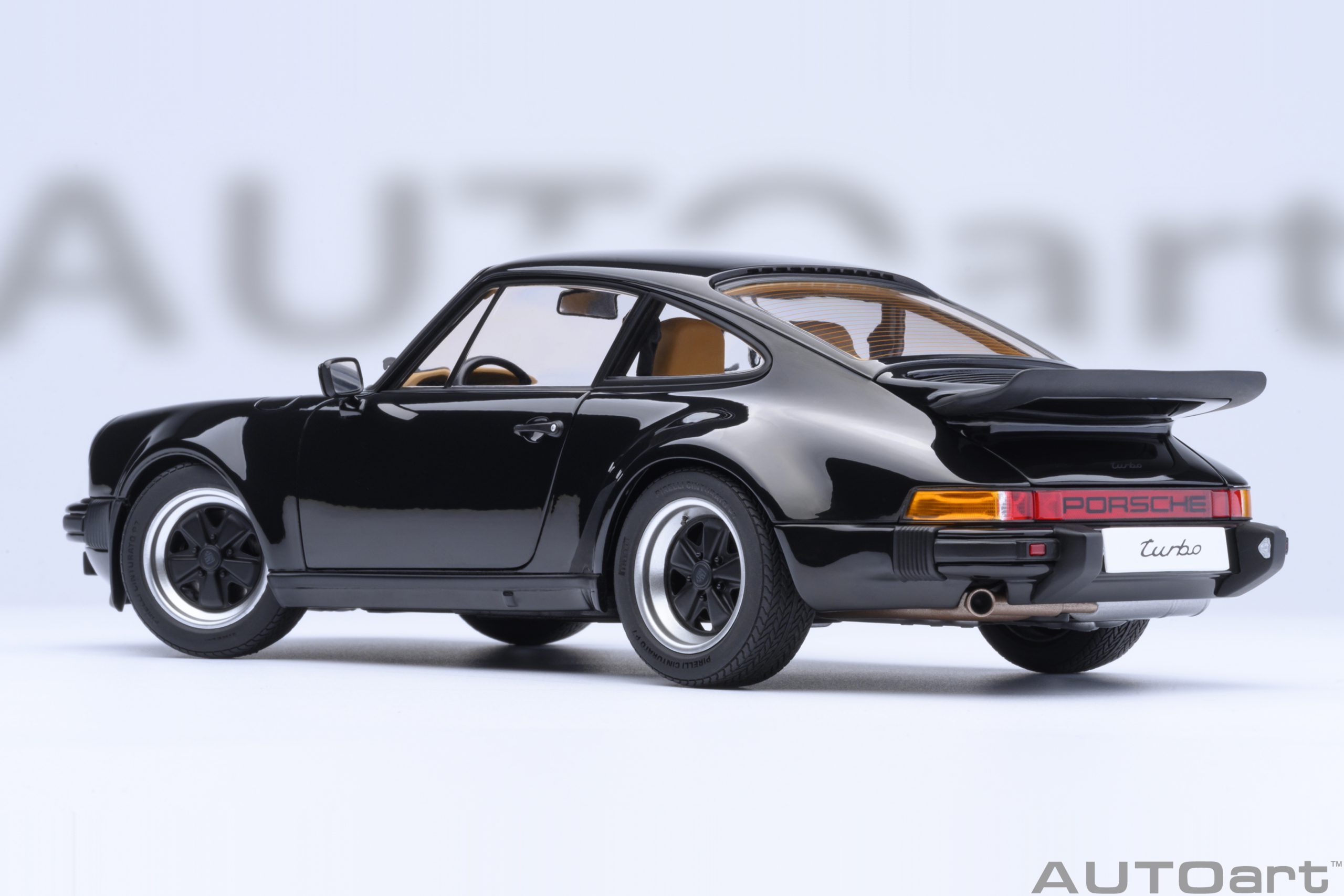 Porsche 911 930 Turbo 3.0 black 1:18 AUTOart