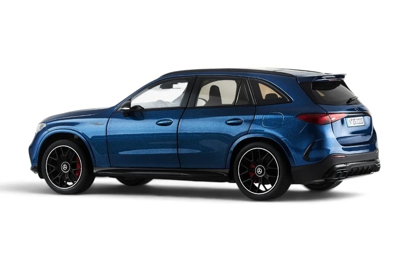 Mercedes-AMG GLC 63 spectral blue 1:18 NZG