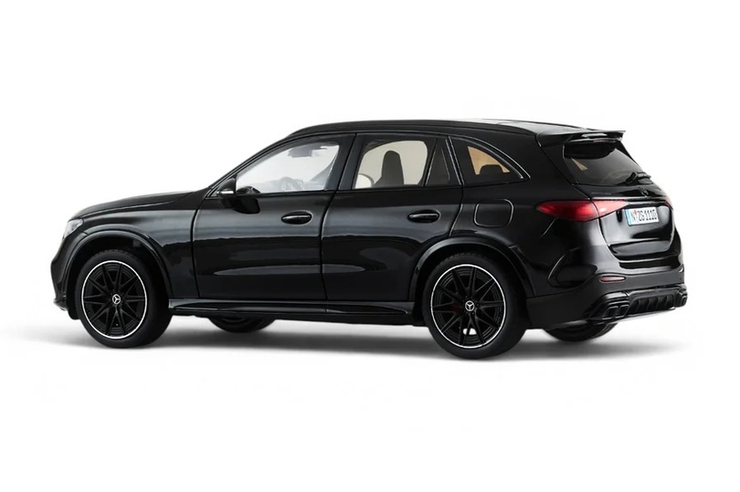 Mercedes-AMG GLC 63 obsidian black 1:18 NZG