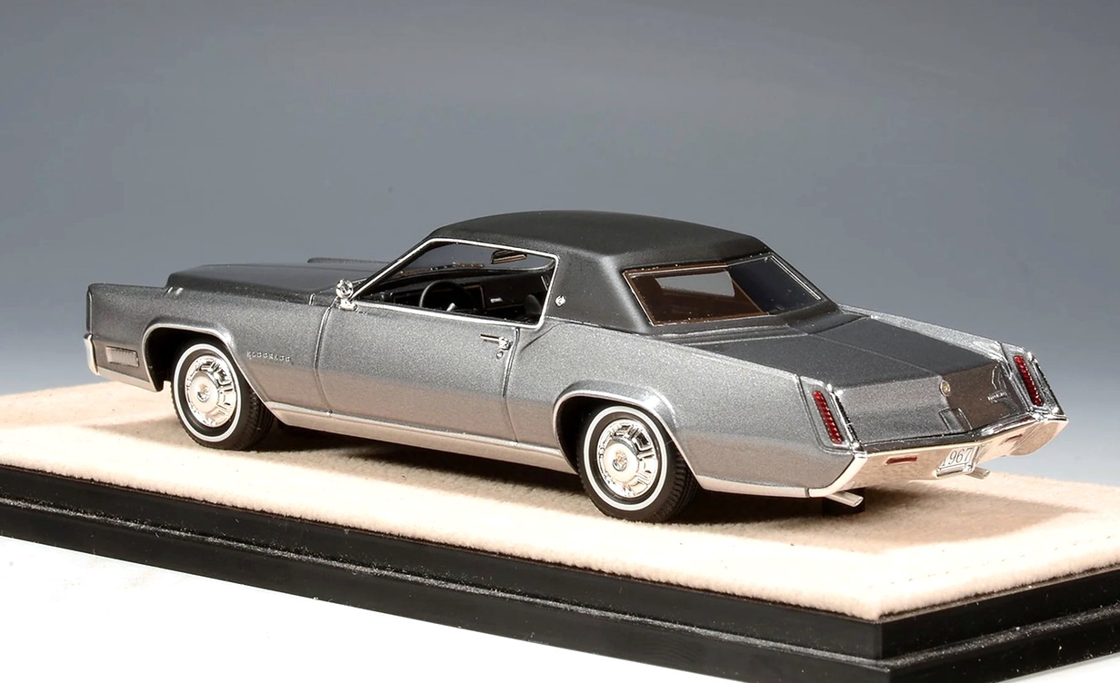 Cadillac Fleetwood Eldorado 1967 summit grey metallic/black 1:43 Stamp Models