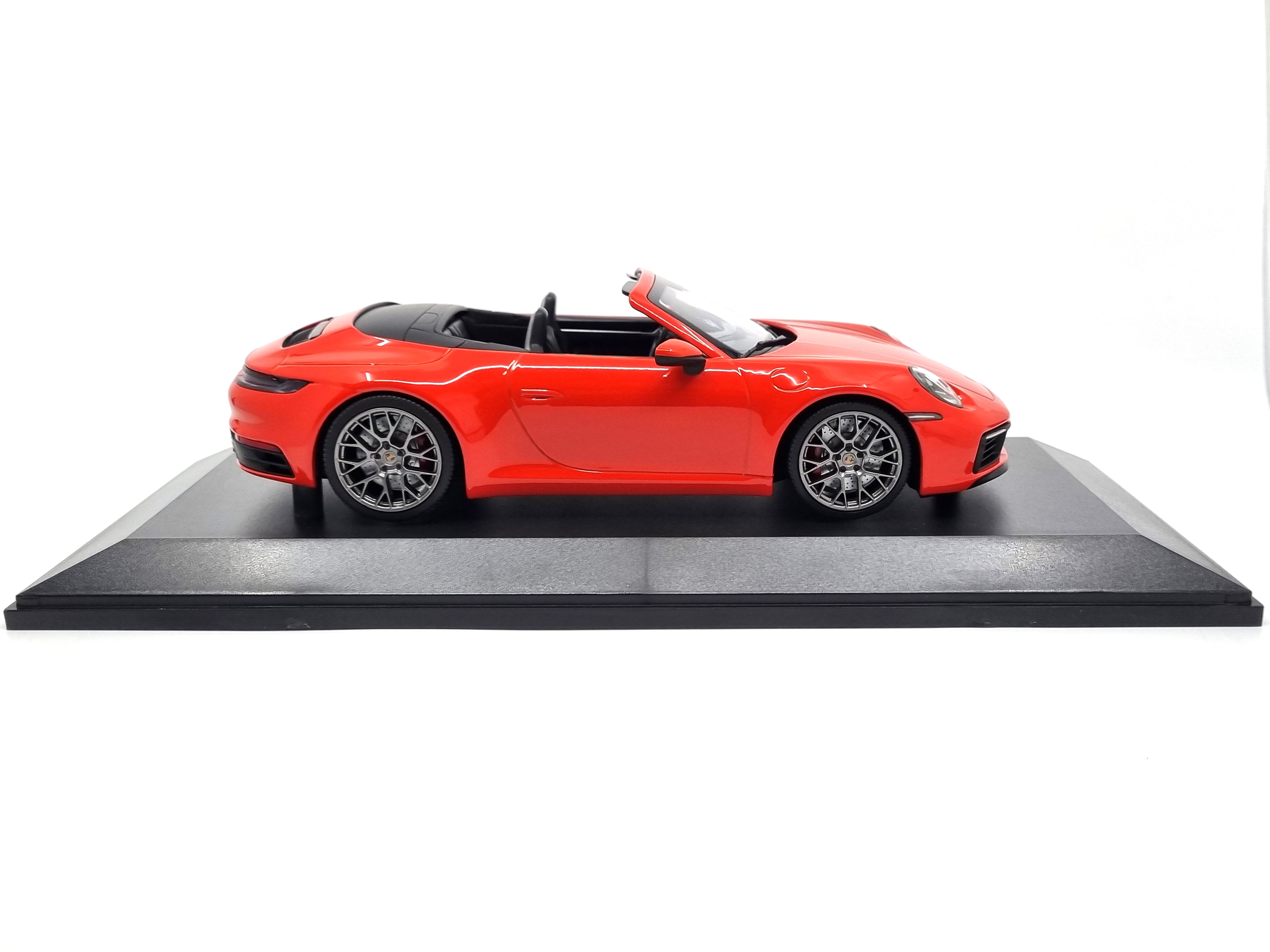 Porsche 911 Carrera 4S Cabrio 2019 1:18 Minichamps