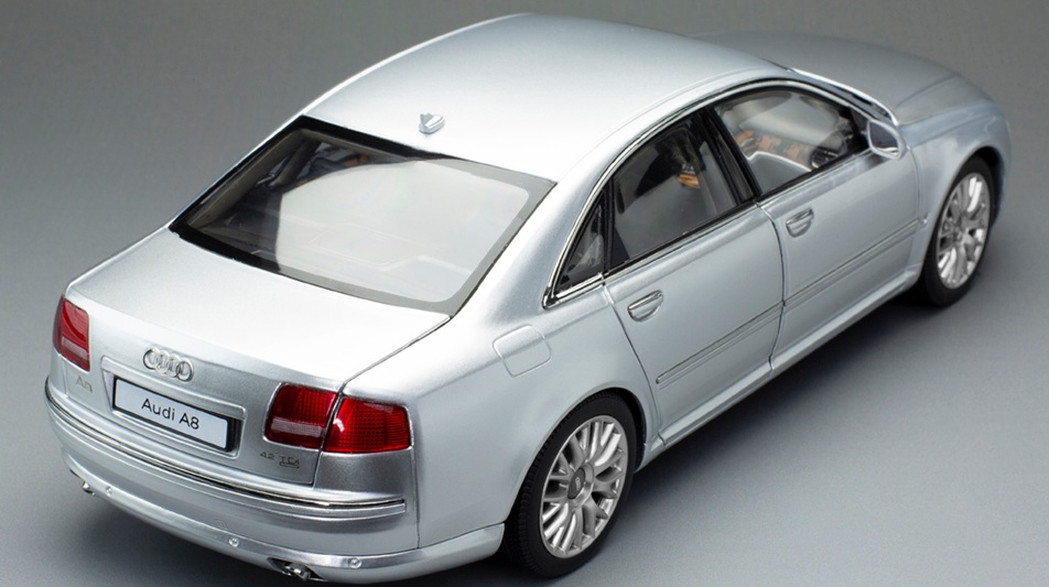 Audi A8 D3 4.2L TDi 2008 silver 1:18 Sun Star