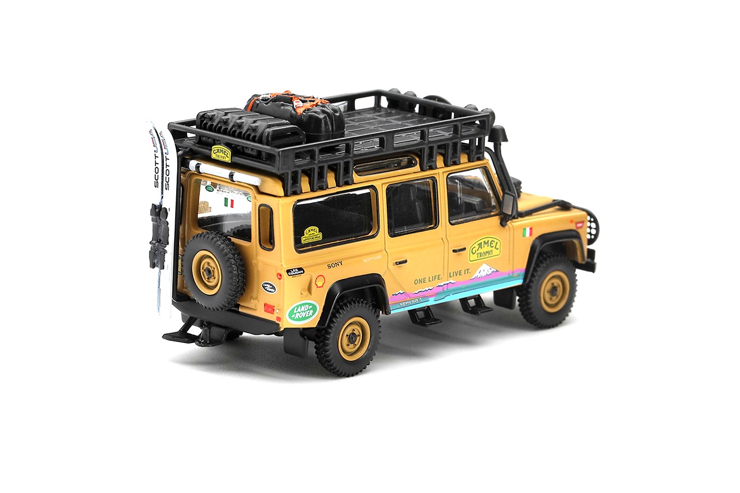 Land Rover Defender 110 Camel Trophy Team Italy F.Pistoni/M.Oprandi Tierra del Fuego CT24 1998 1:64 Mini GT