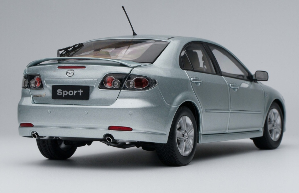 Mazda 3 Sport silver metallic 1:18 Sun Star