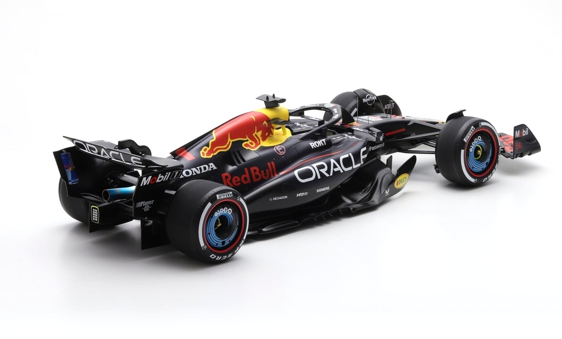 Red Bull Racing RB21 Oracle #1 M.Verstappen Winner Abu Dhabi GP 2025 1:8 Spark