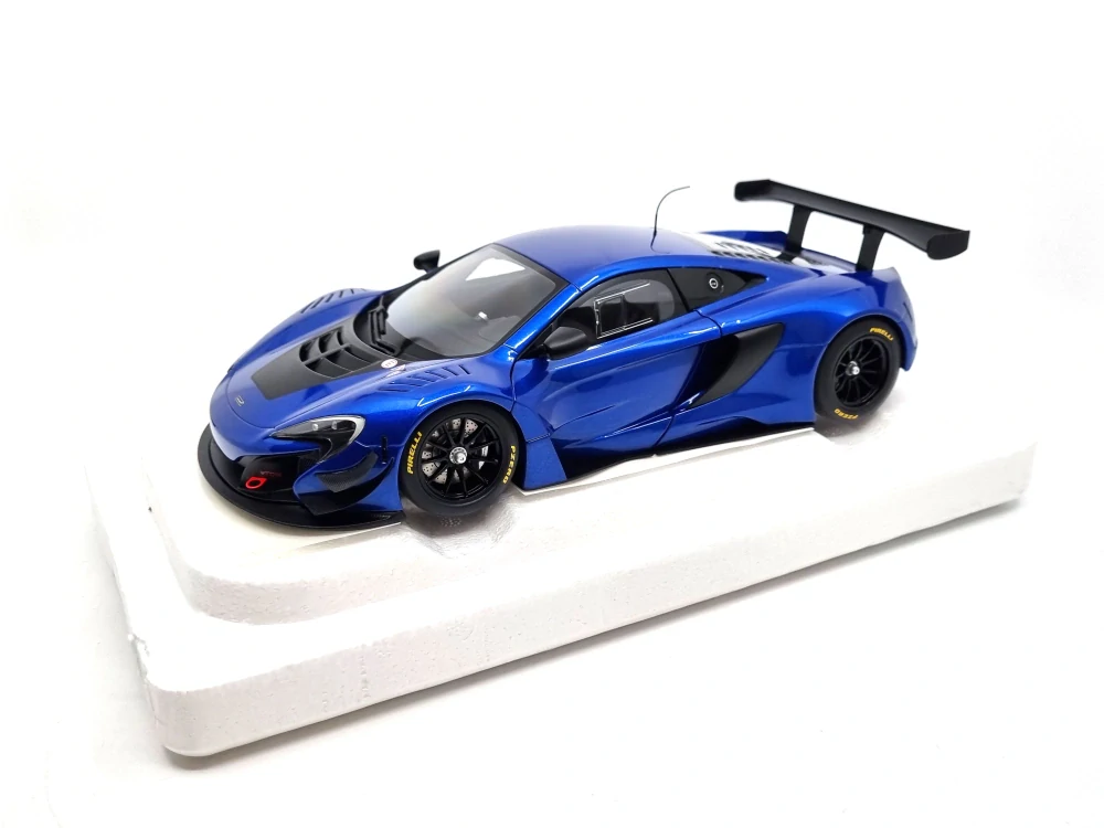 McLaren 650S GT3 Plain Body Version 1:18 AUTOart