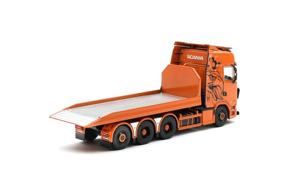 Scania 770S B8x4NA Hooklift Flatbed 2025 orange 1:64 Mini GT