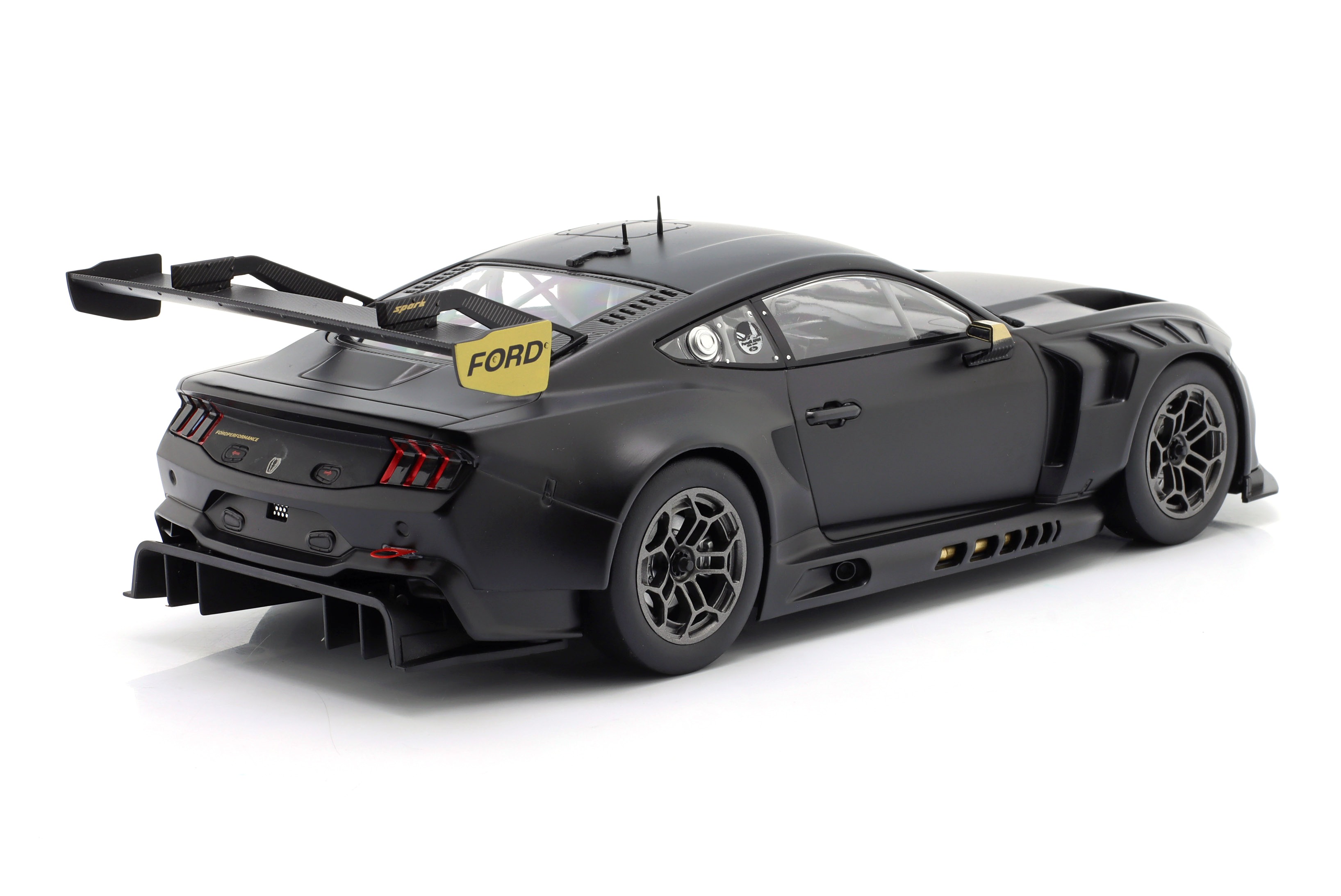 Ford Mustang GT3 Racing Spec Plain Body Version 2024 black 1:18 Ixo Models