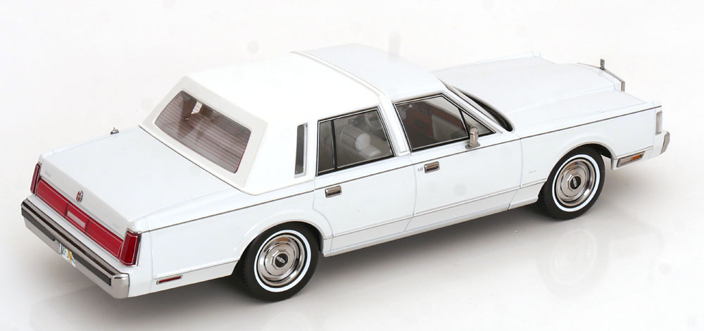 Lincoln Town Car *Miami Vice* 1985 white 1:18 KK Scale