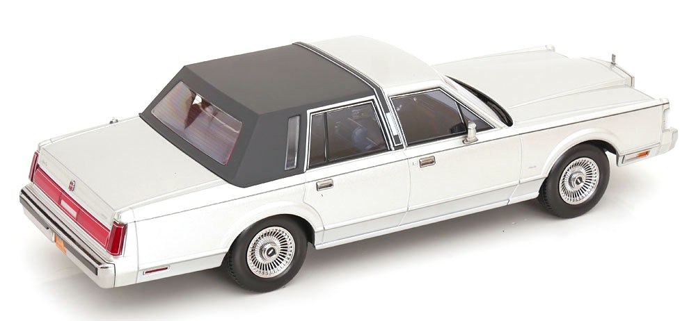 Lincoln Town Car *Air Movie* 1985 silver/dark grey 1:18 KK Scale