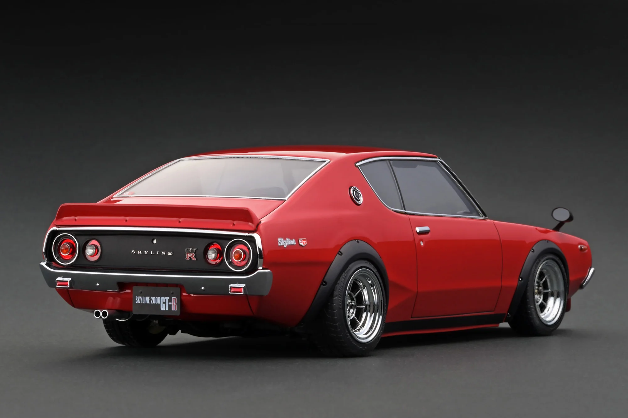Nissan Skyline 2000 GT-R KPGC110 red 1:18 Ignition Model