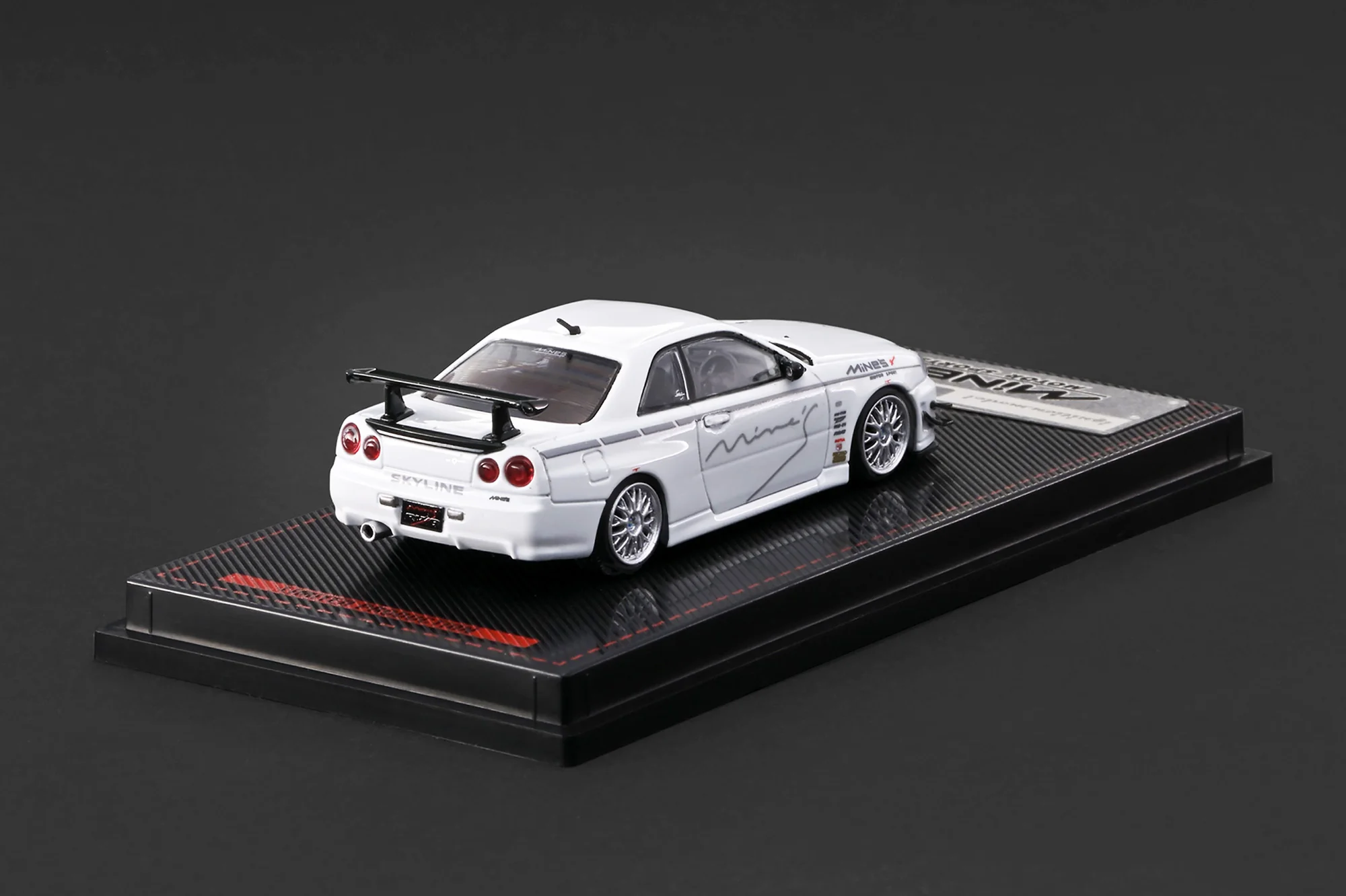 Nissan Skyline GT-R Mine's R34 white 1:64 Ignition Model