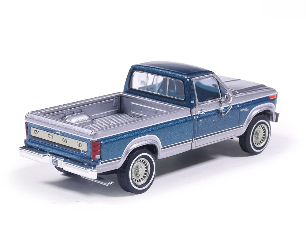 Ford F-150 Ranger XLT Short Bed 1980 silver/midnight blue metallic 1:64 Ixo America