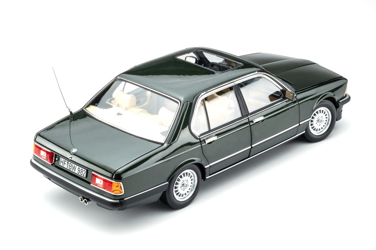 BMW 745i E23 1984 achat green metallic 1:18 Touring Modelcars