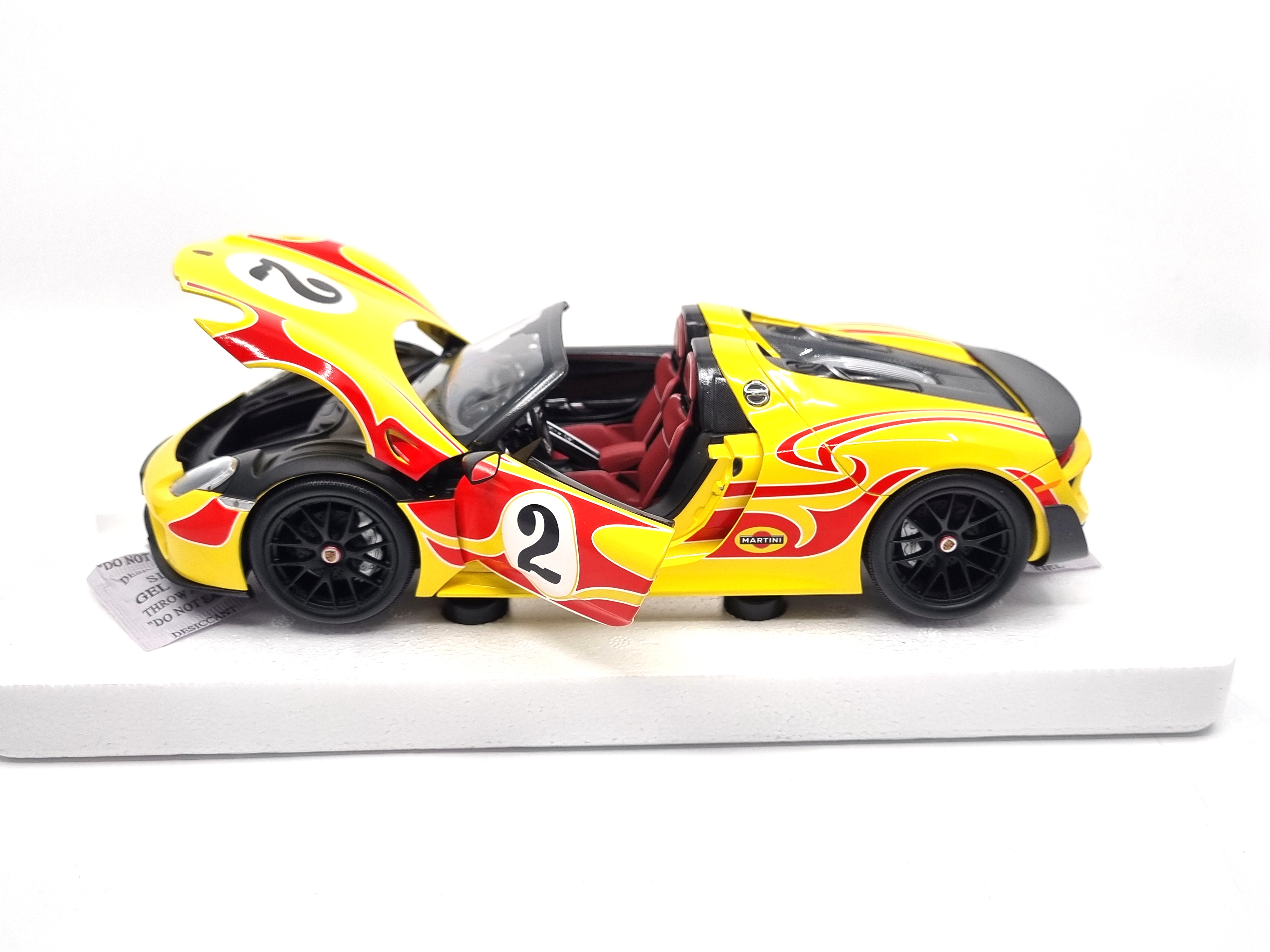 Porsche 918 Spyder 2015 1:18 Minichamps