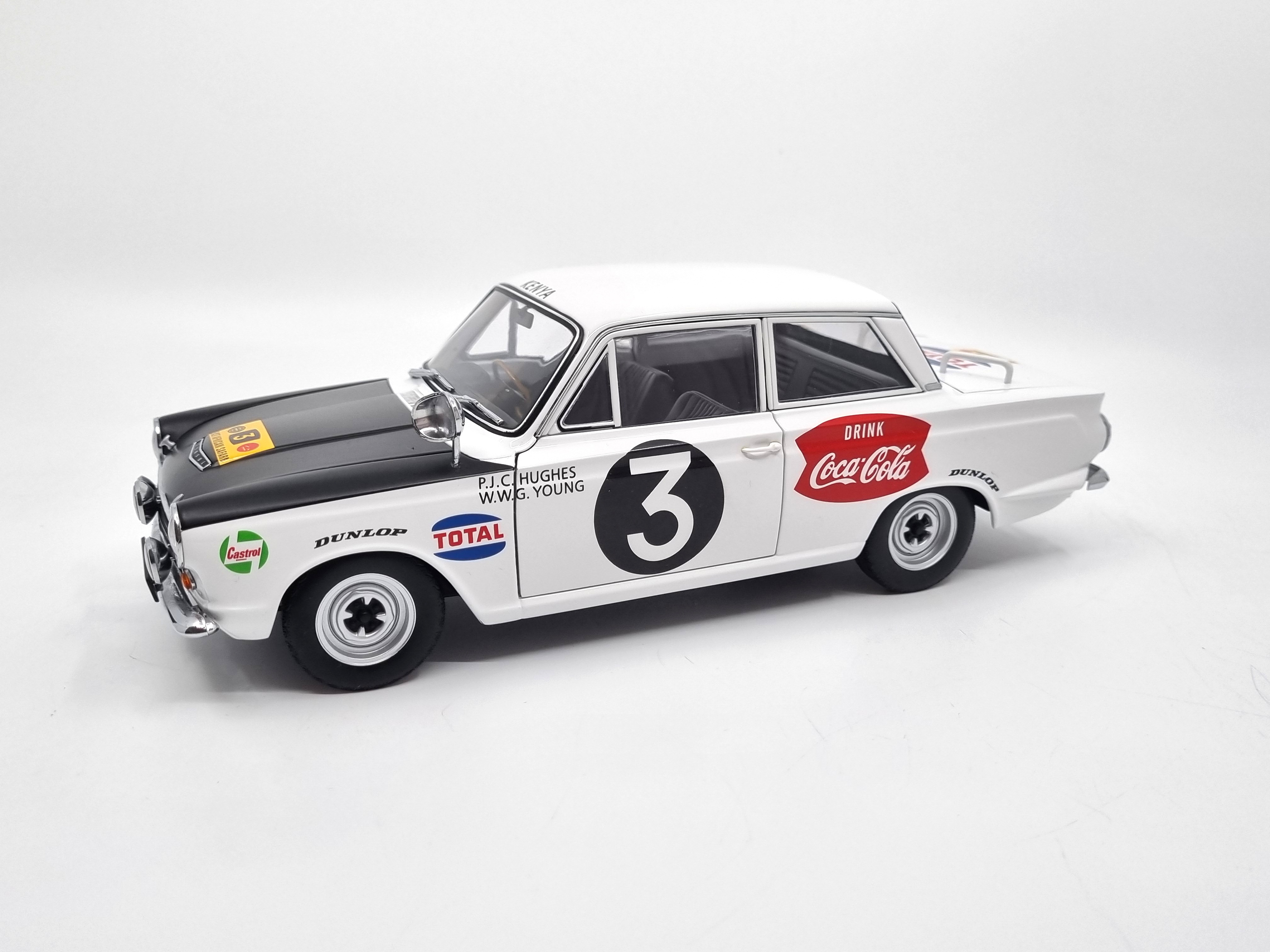 Lotus Cortina MK I #3 Huges/Young Rally Safari 1964 1:18 AUTOart