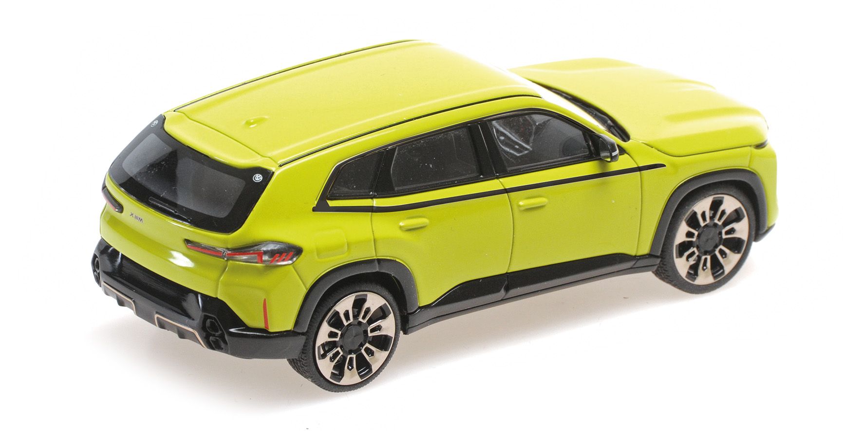 BMW XM 2023 yellow 1:43 Minichamps