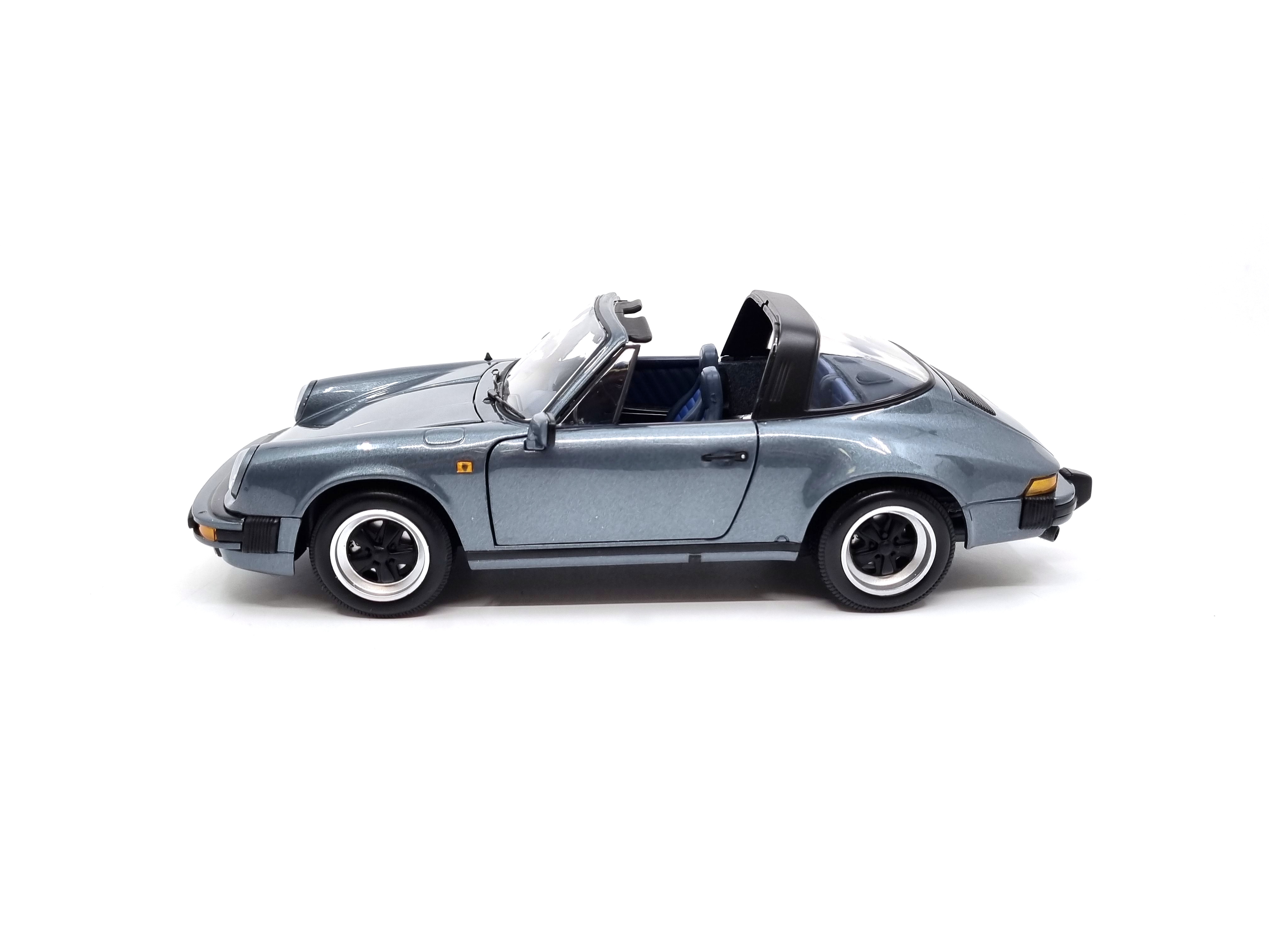 Porsche 911 Carrera Targa 1983 1:18 Minichamps